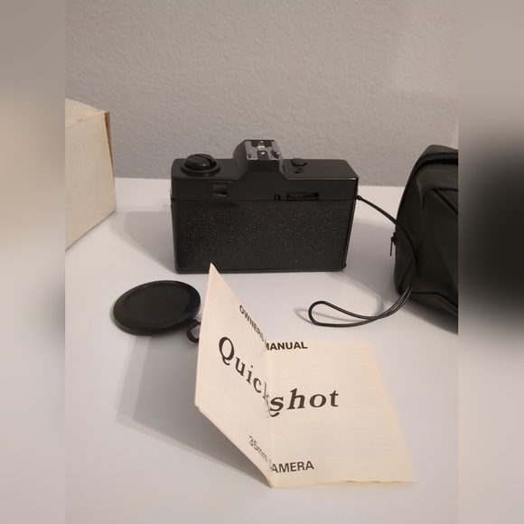 Quickshot X3000 35mm Compact Camera with Case, Instructions & Box - Picture 3 of 7